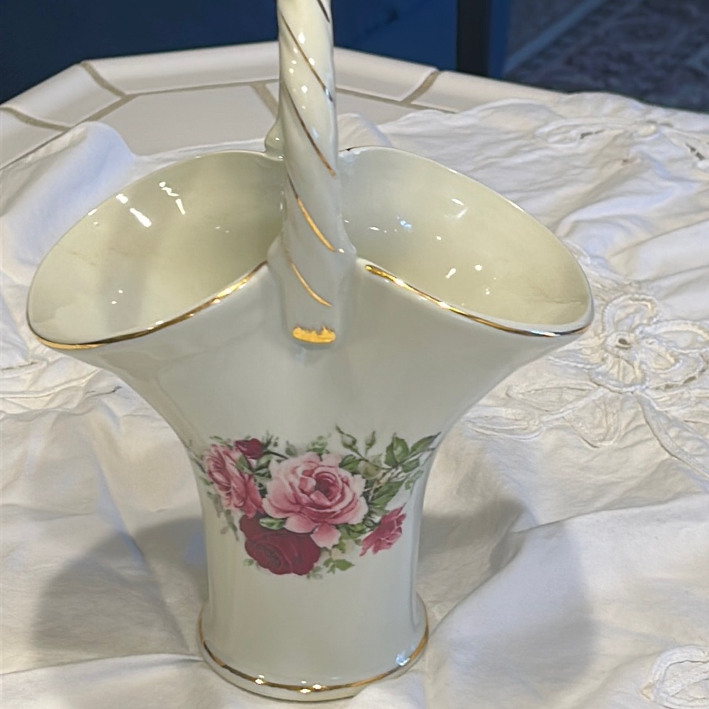 Vintage Rose Basket Vase